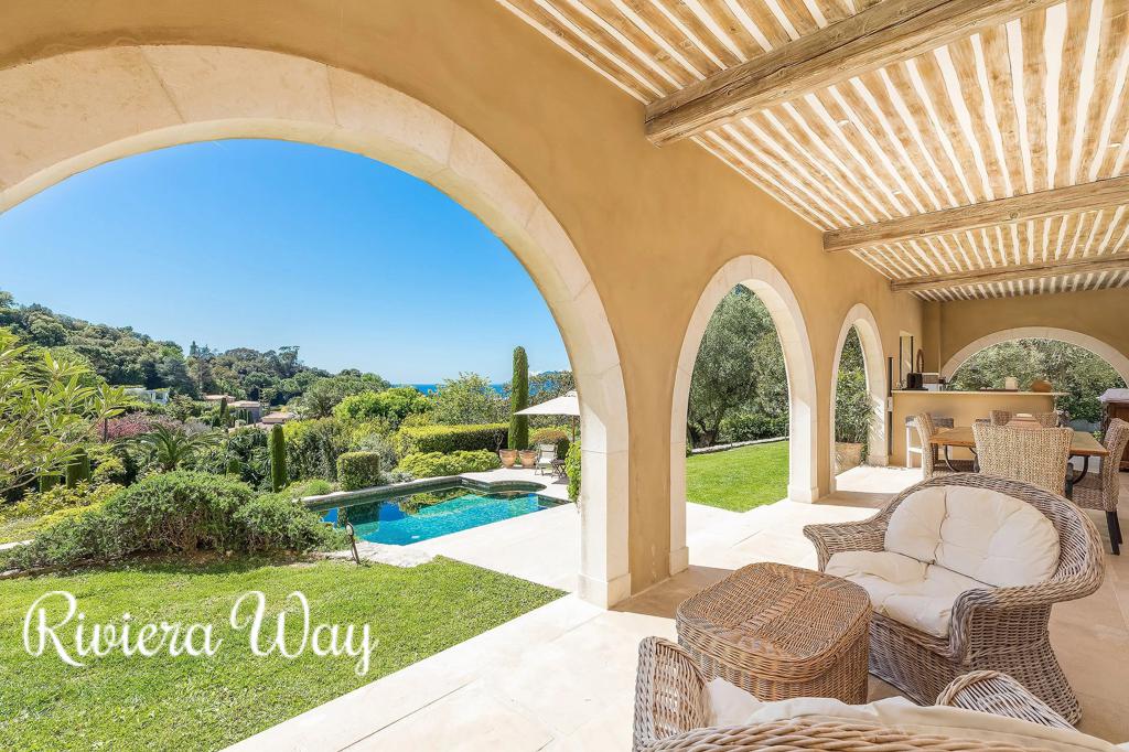 11 room villa in Cannes, photo #9, listing #107323776