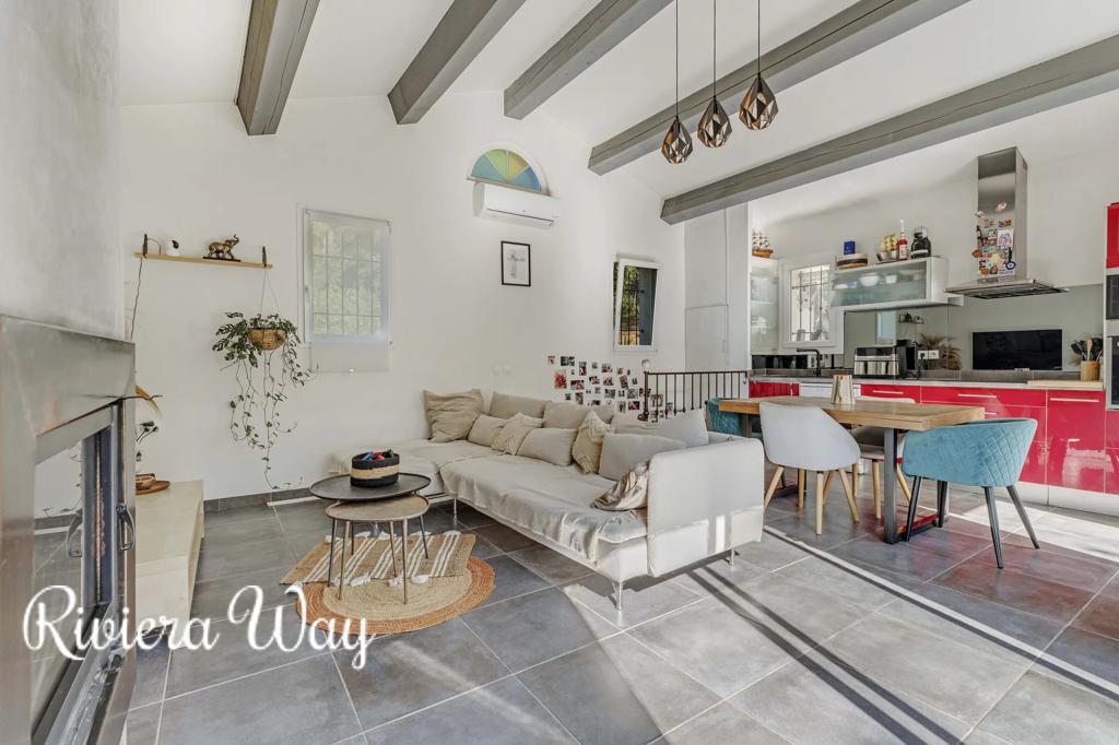 11 room villa in Hyères, photo #8, listing #104190450