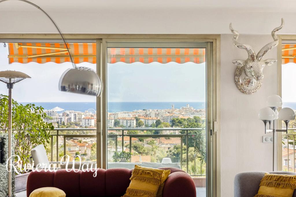4 room apartment in Antibes, photo #2, listing #104141562