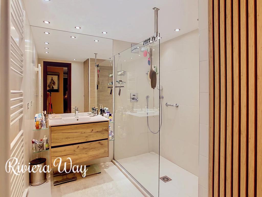 3 room apartment in Cannes, photo #7, listing #107033304