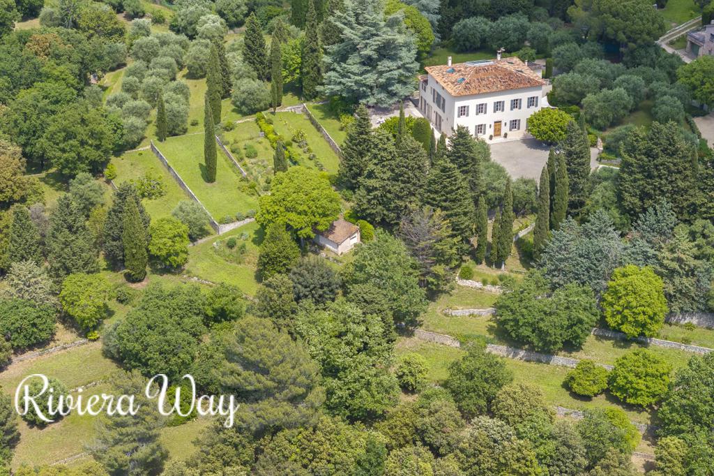 11 room villa in Grasse, photo #3, listing #99430044