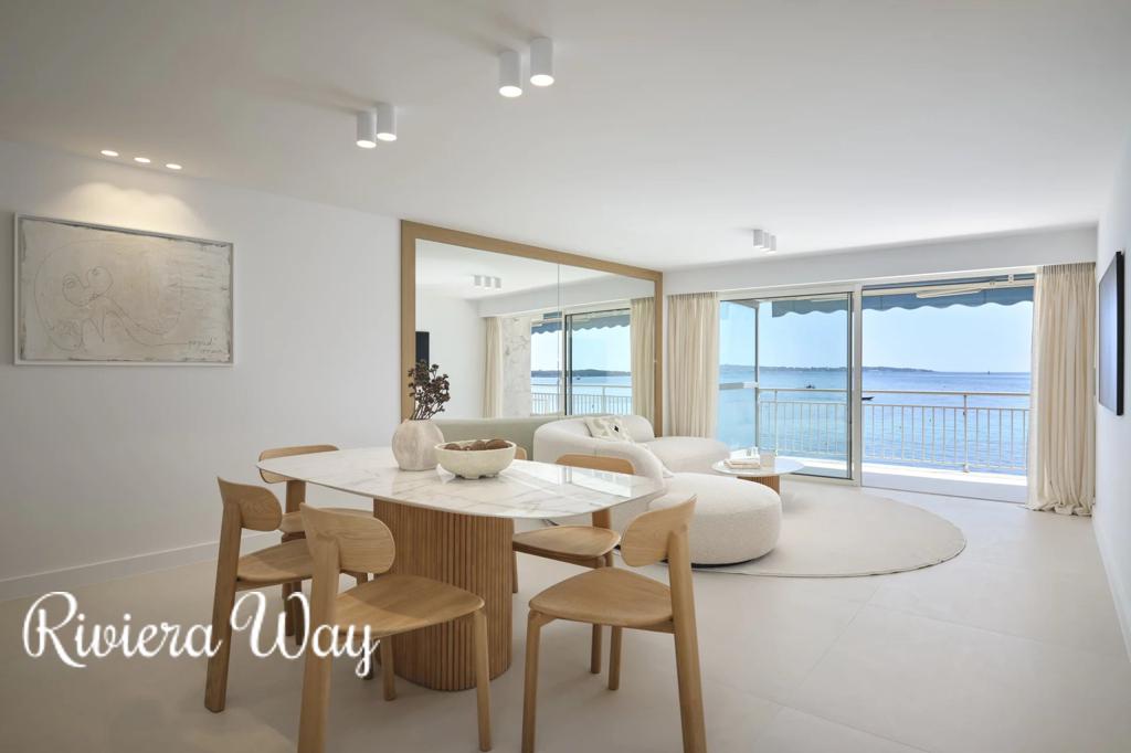4 room apartment in Port Palm Beach, photo #1, listing #103579056