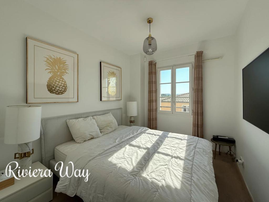 4 room apartment in Saint-Tropez, photo #7, listing #106240344