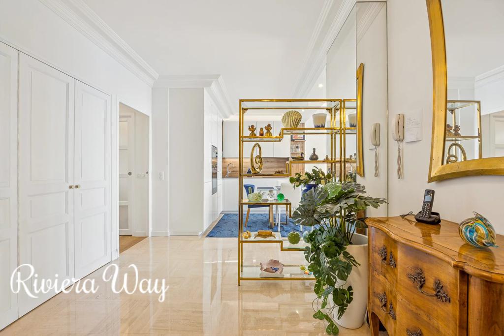 3 room apartment in Cannes, photo #7, listing #105455280