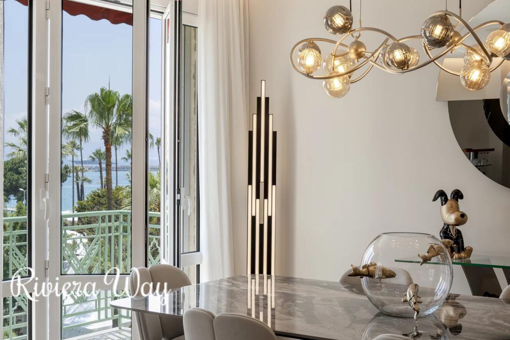 5 room apartment in Cannes, photo #3, listing #103420590