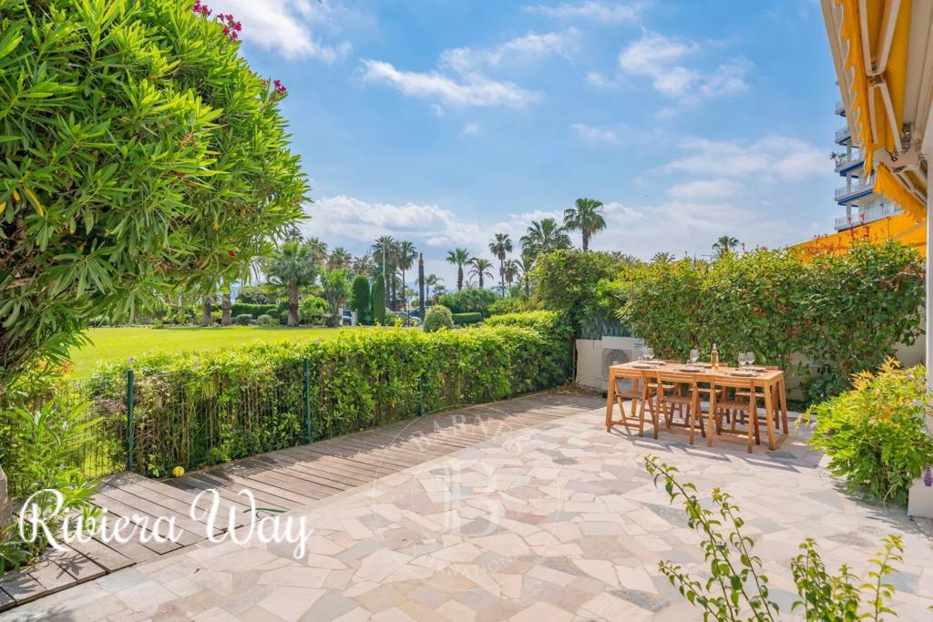 4 room apartment in Cannes, photo #4, listing #99464946