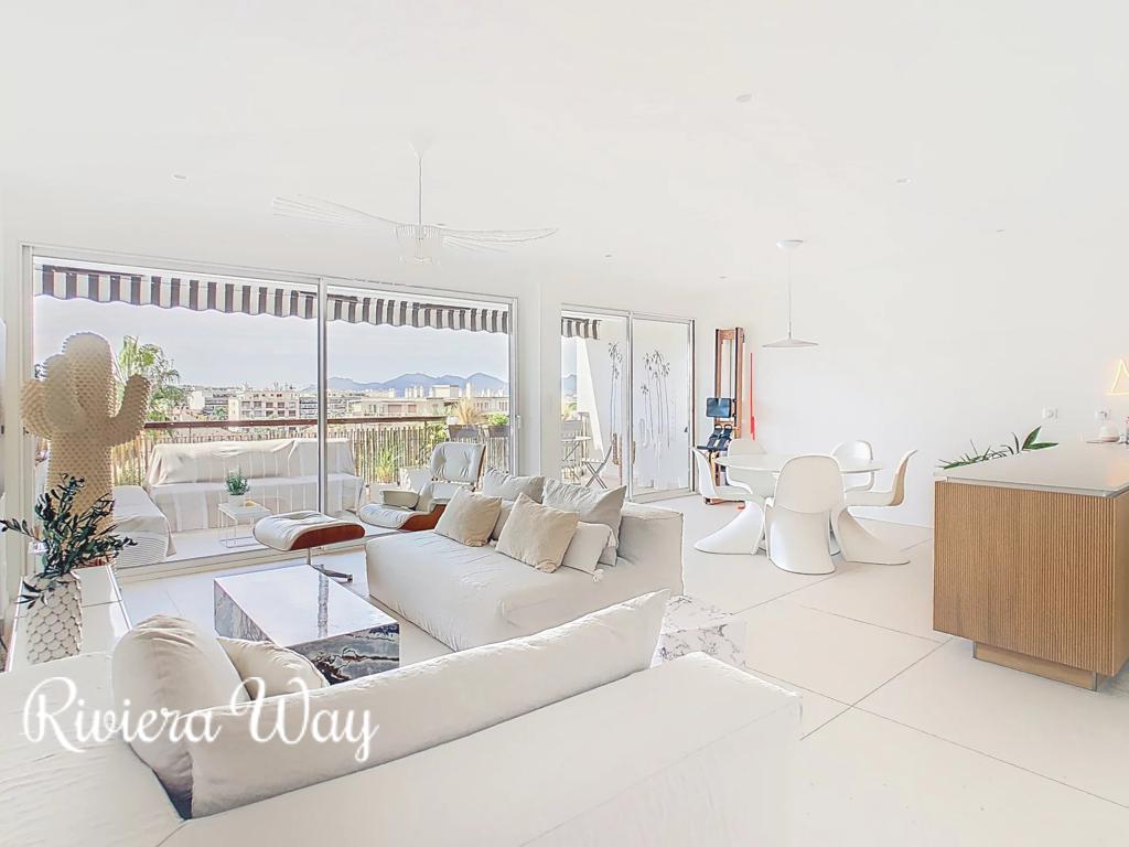 3 room apartment in Cannes, photo #6, listing #103031880