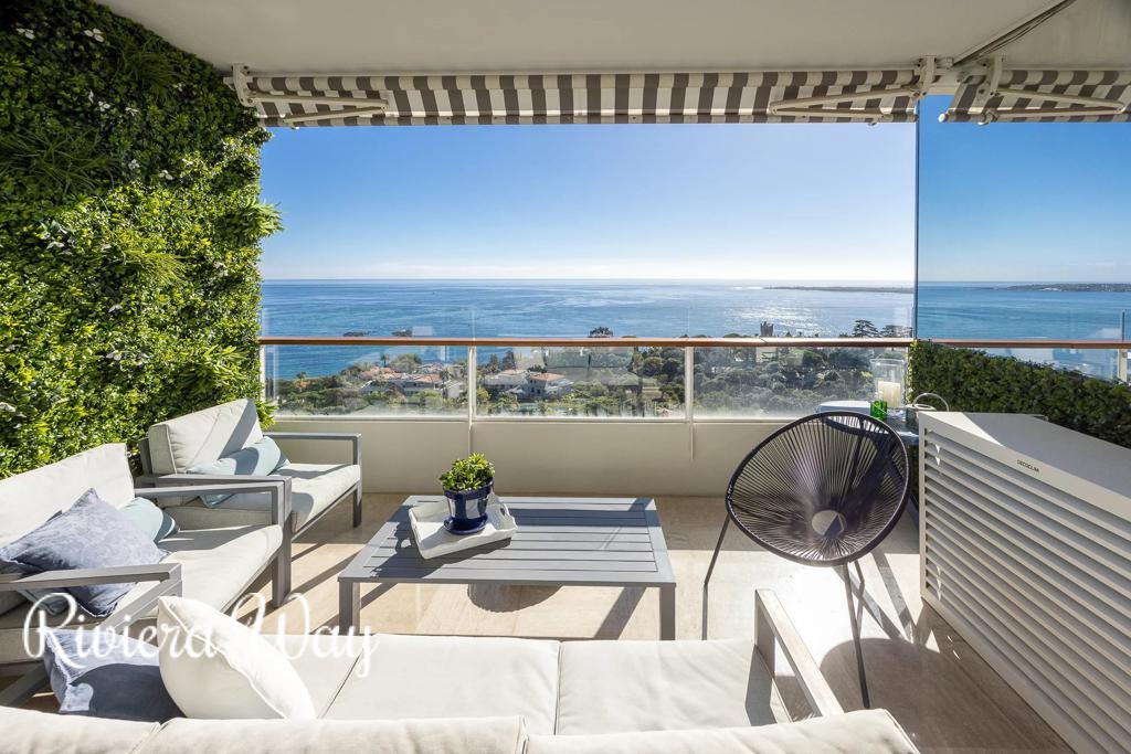 3 room apartment in Cannes, photo #1, listing #105455280
