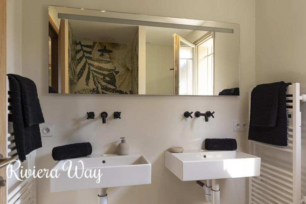 6 room villa in Saint-Tropez, photo #8, listing #103938198