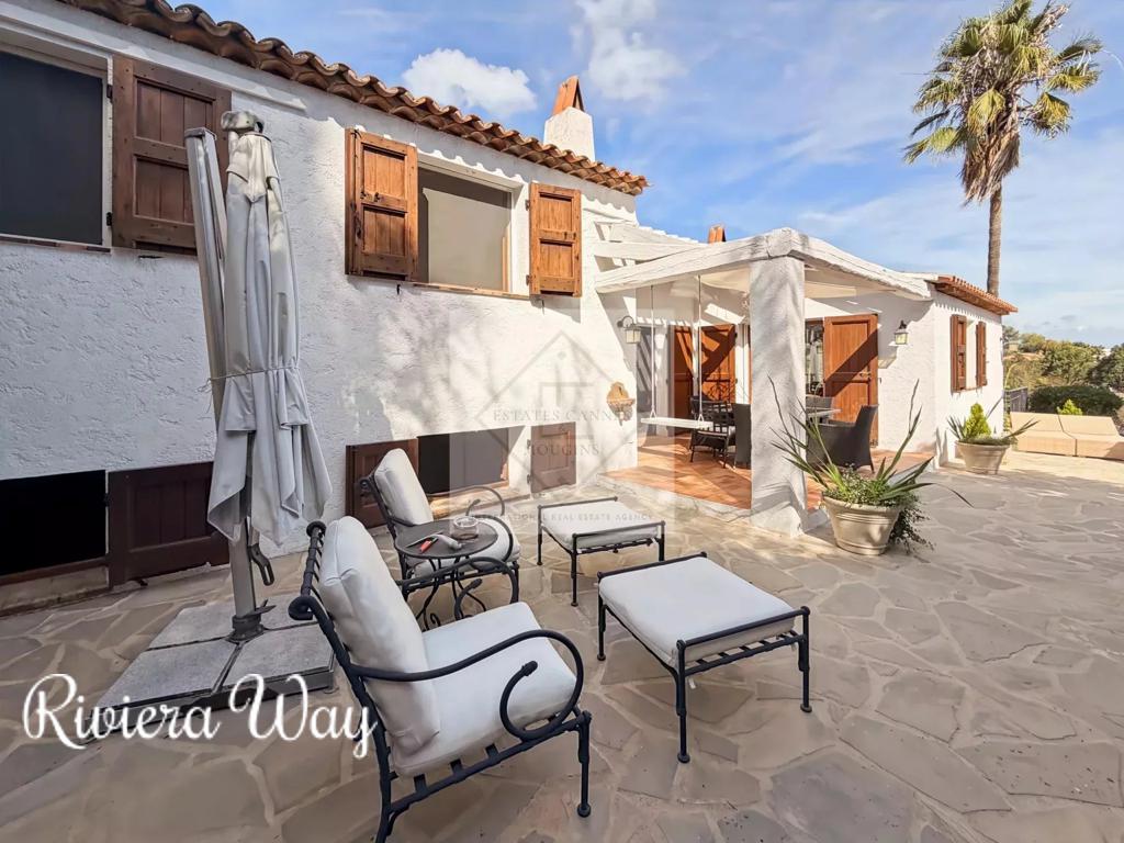 6 room villa in Vallauris, photo #2, listing #107137296