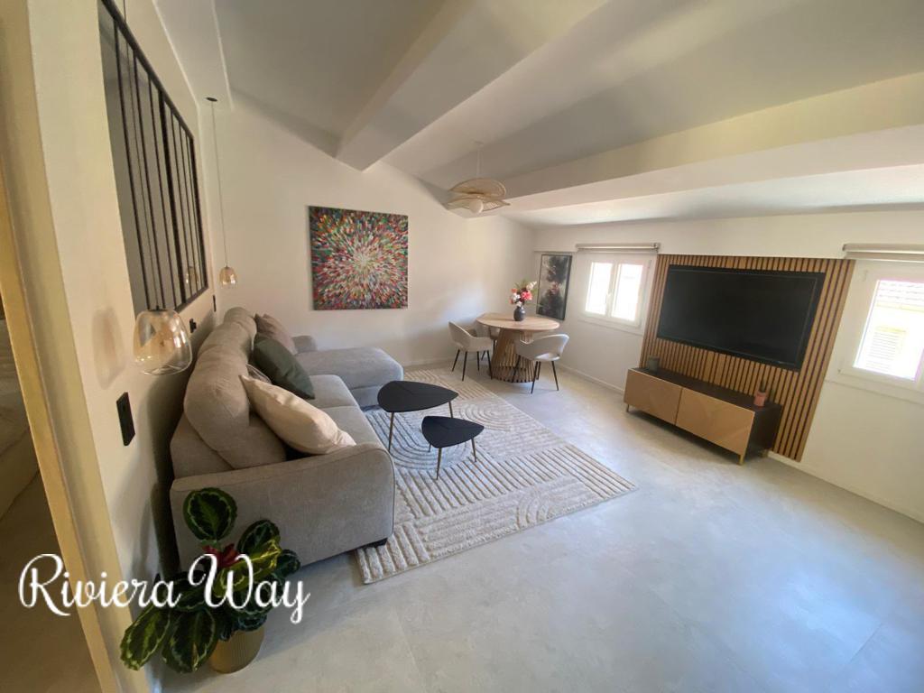 2 room apartment in Nice, 45 m², photo #1, listing #107062620