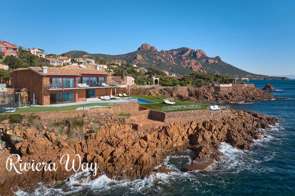 7 room villa in Agay, photo #1, listing #105669480