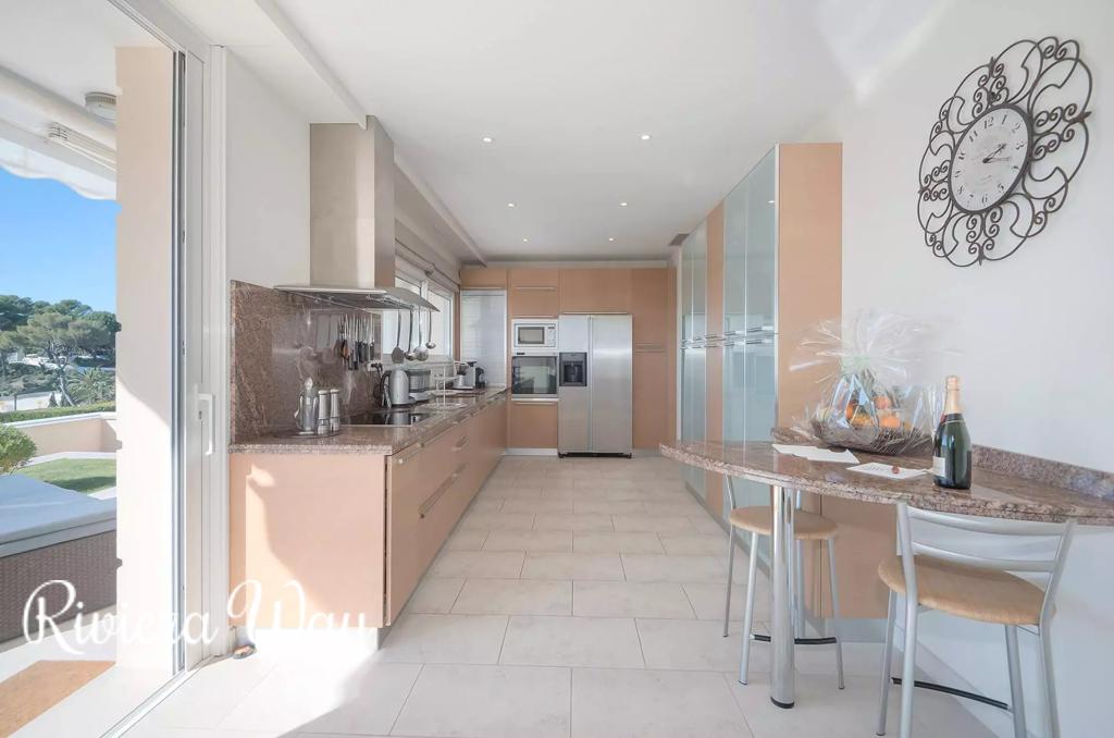 7 room villa in Le Cannet, photo #3, listing #86302482