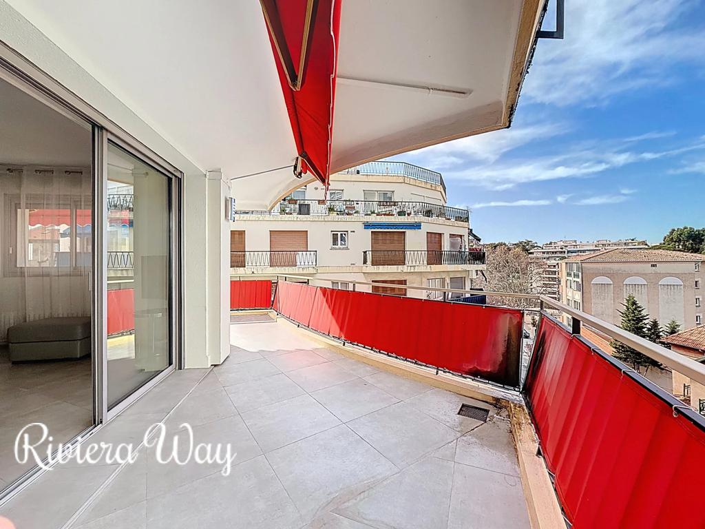 3 room apartment in Cannes, photo #2, listing #105470064