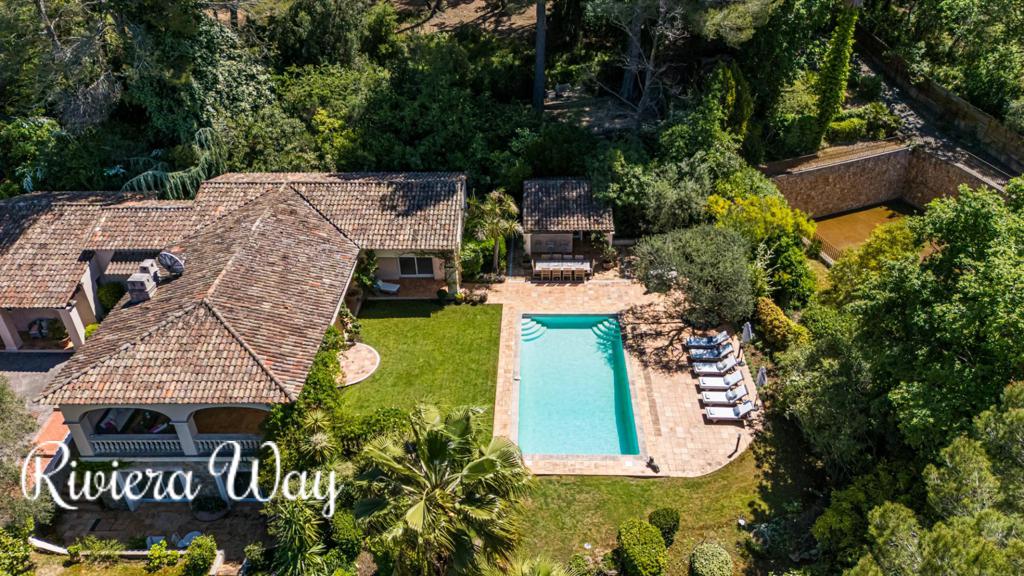 6 room villa in Cannes, photo #1, listing #106231860