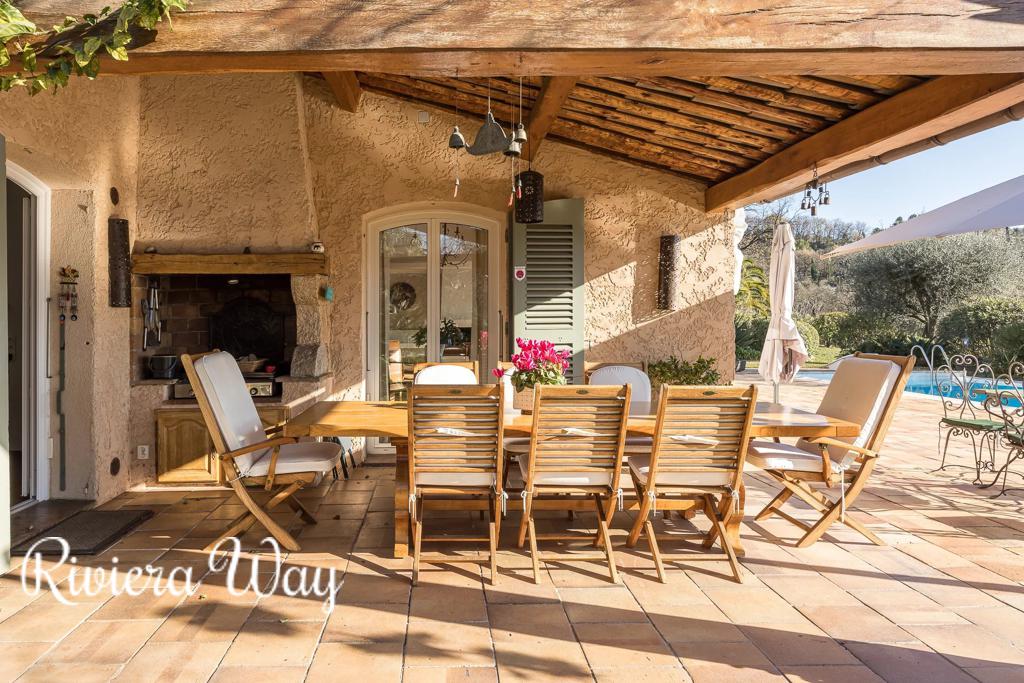 6 room villa in Grasse, photo #8, listing #92740620