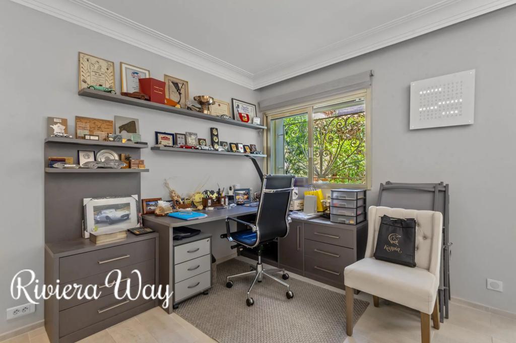 4 room apartment in Le Cannet, photo #8, listing #104254878