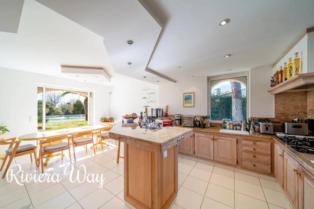Villa in Mougins, photo #5, listing #105578340