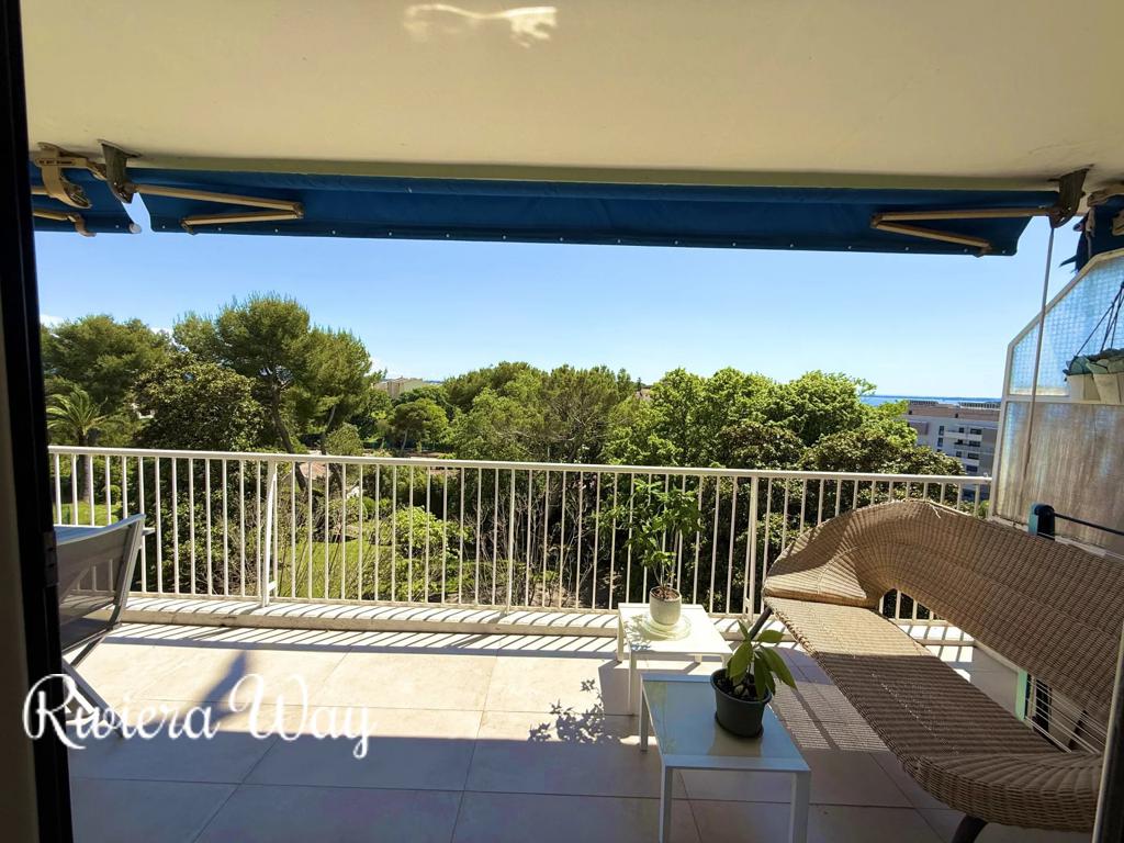 4 room apartment in Antibes, photo #3, listing #103061112