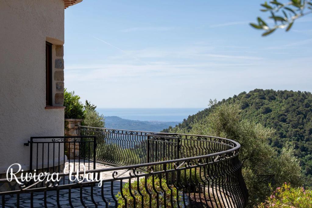 5 room villa in Grasse, photo #3, listing #106423338