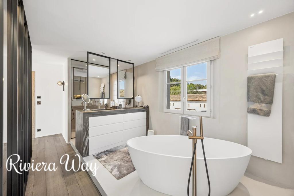 7 room villa in Mougins, photo #9, listing #105754362