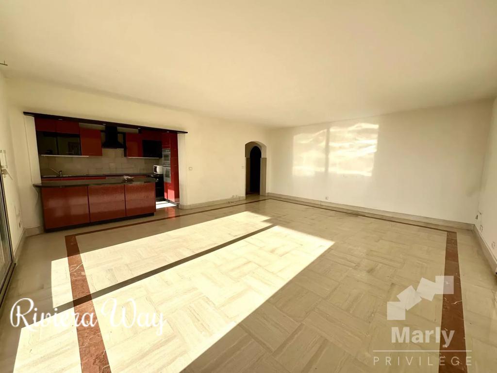4 room apartment in Le Cannet, photo #3, listing #99135834