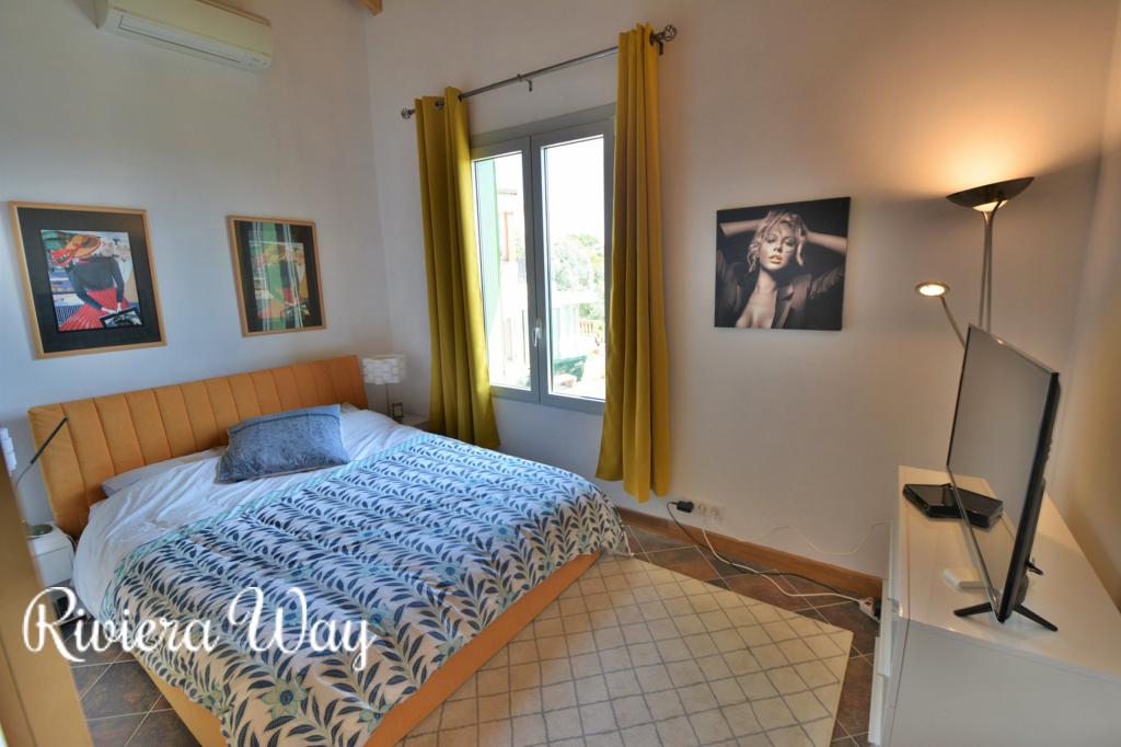 5 room villa in Golf Juan, photo #3, listing #88736928