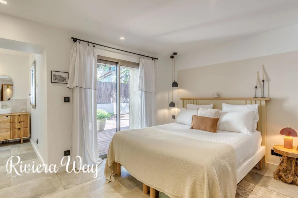 6 room villa in Saint-Tropez, photo #9, listing #104969382