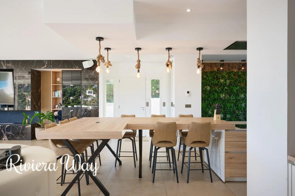 9 room villa in Cavalaire-sur-Mer, photo #5, listing #97985832