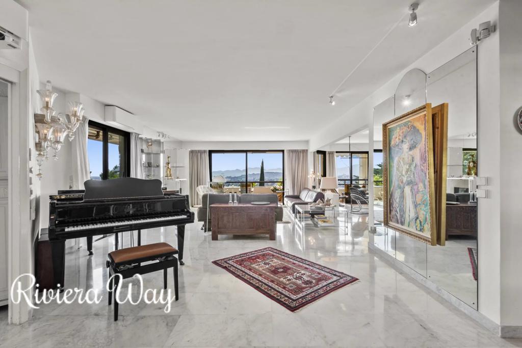 5 room apartment in Le Cannet, photo #3, listing #101476830
