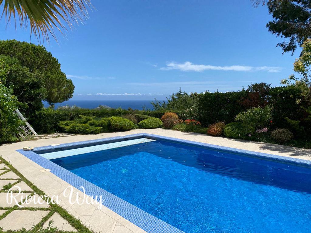 Villa in Villeneuve-Loubet, 310 m², photo #1, listing #106115478