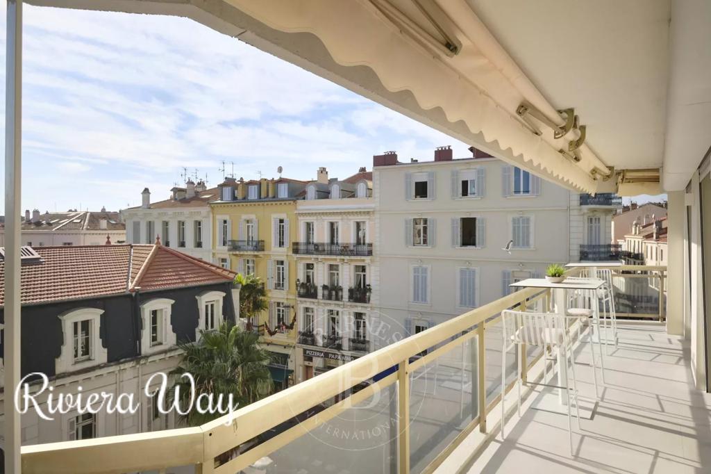 3 room apartment in Cannes, photo #3, listing #100314606