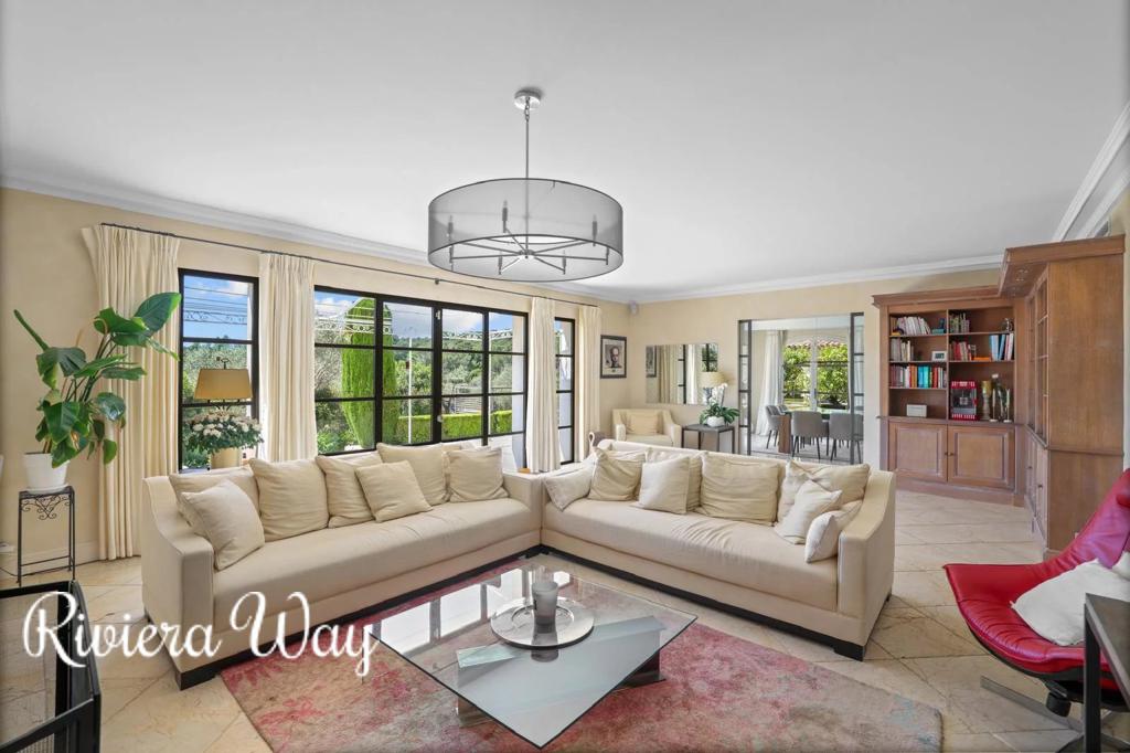 9 room villa in Mougins, photo #3, listing #103876668