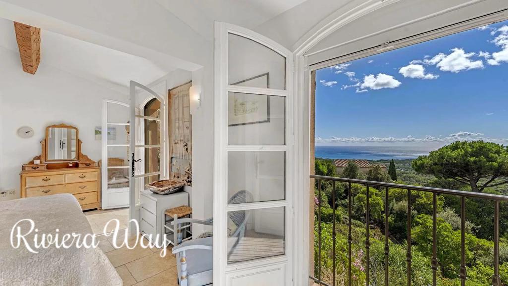 8 room villa in La Croix-Valmer, photo #8, listing #104300112
