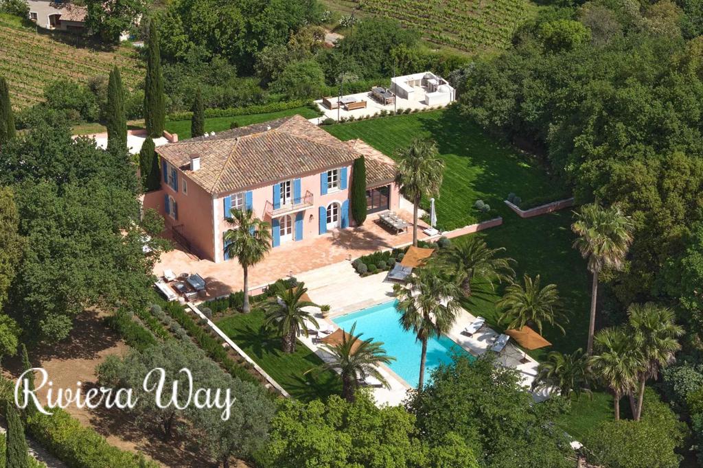 8 room villa in Grimaud, photo #3, listing #107145360
