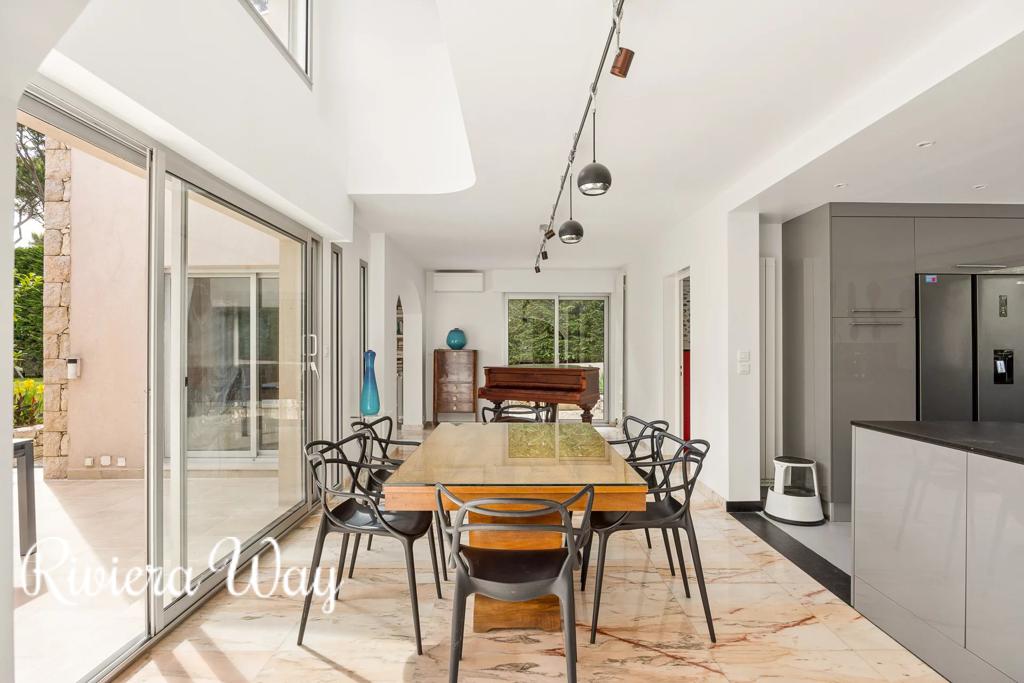 5 room villa in Cap d'Antibes, photo #8, listing #106539258