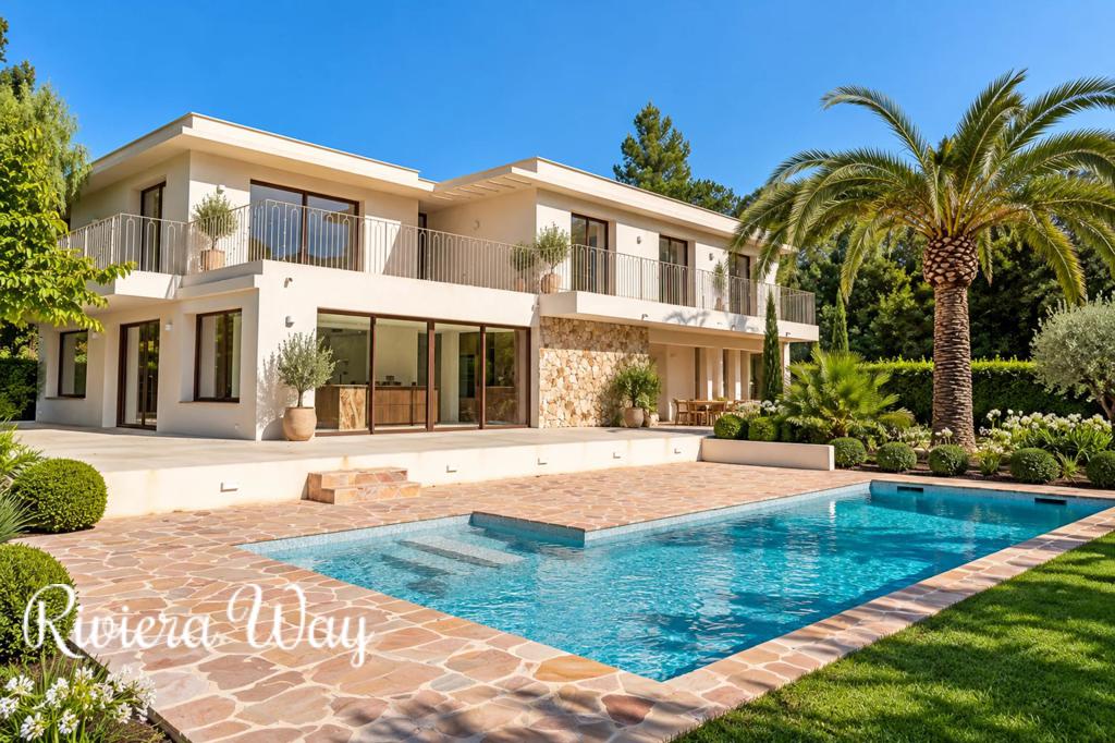 8 room villa in La Croix-Valmer, photo #2, listing #107076018