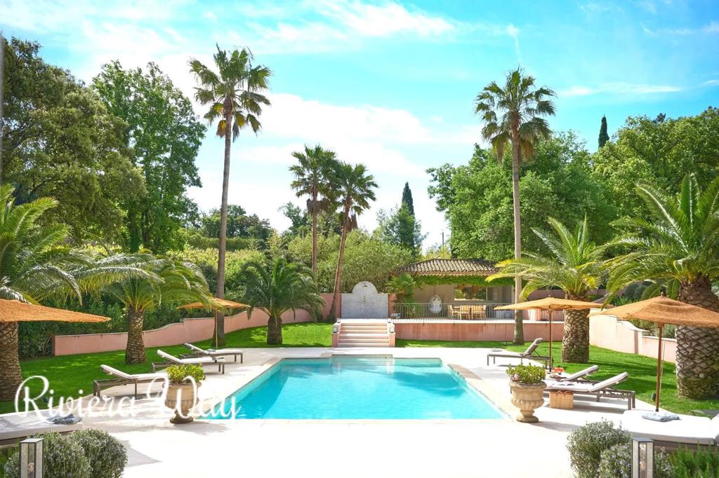 8 room villa in Grimaud, photo #2, listing #107145360