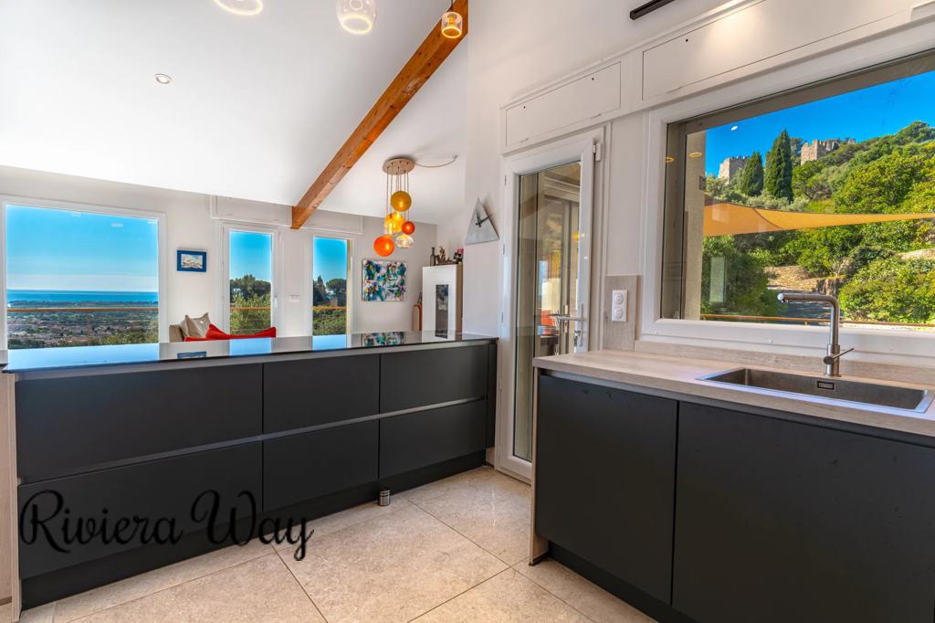 5 room villa in Hyères, photo #6, listing #106305528