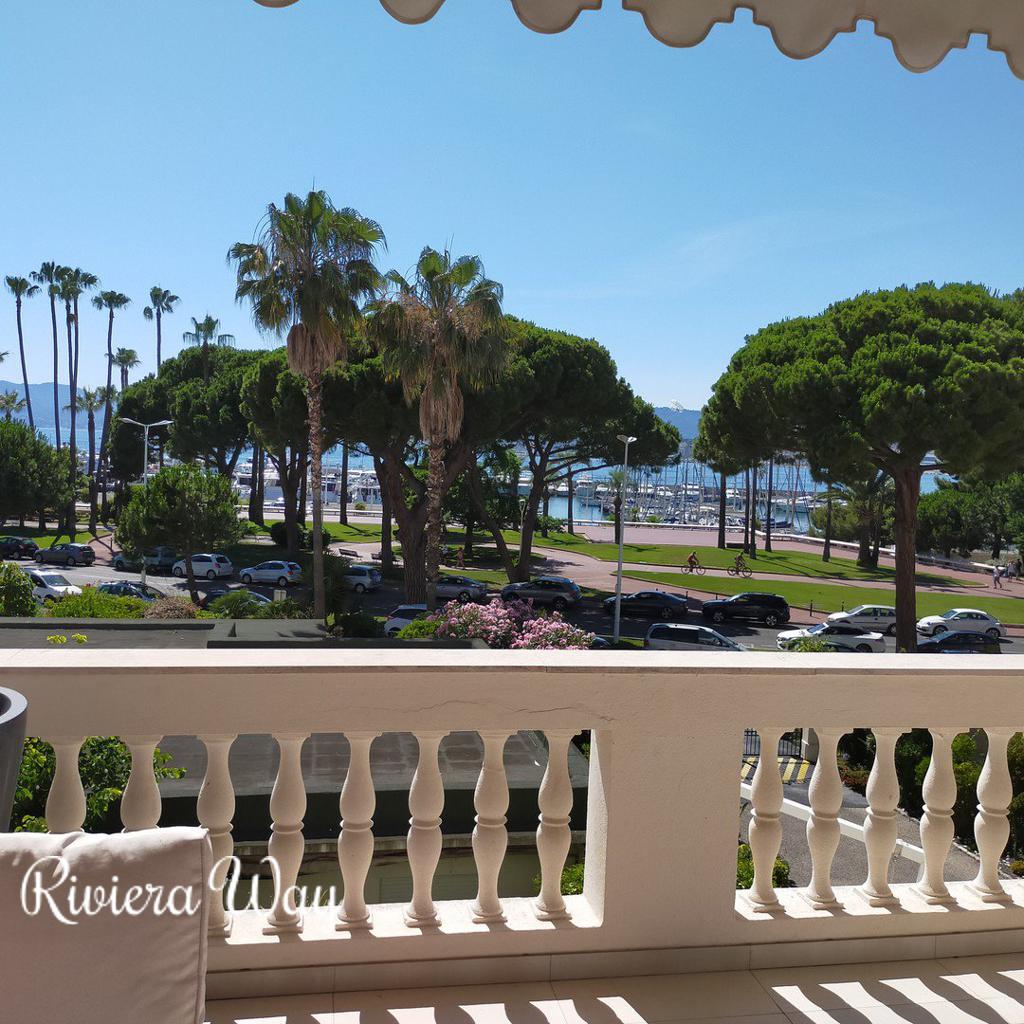 4 room apartment in Cannes, 105 m², photo #1, listing #79066386