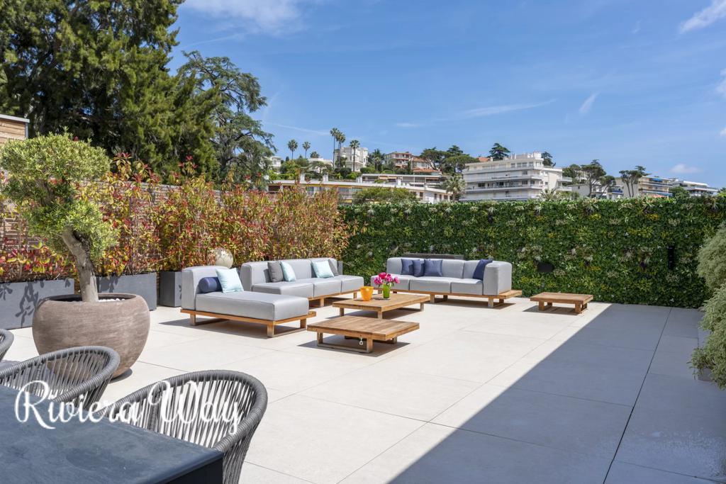 4 room apartment in Cannes, photo #2, listing #103089210