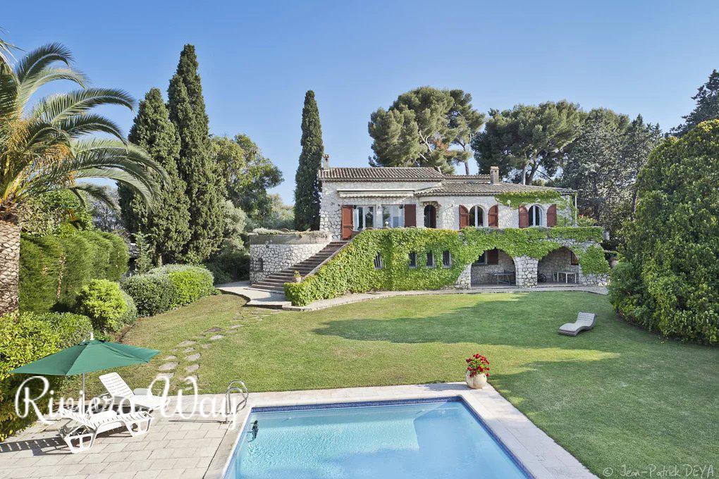 6 room villa in Cap d'Antibes, photo #8, listing #99759744