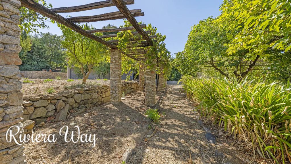 8 room villa in Saint-Tropez, photo #1, listing #104098176