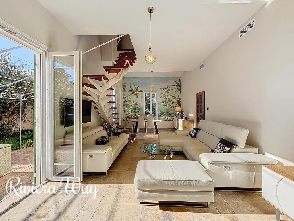 5 room villa in Antibes, photo #3, listing #106079400