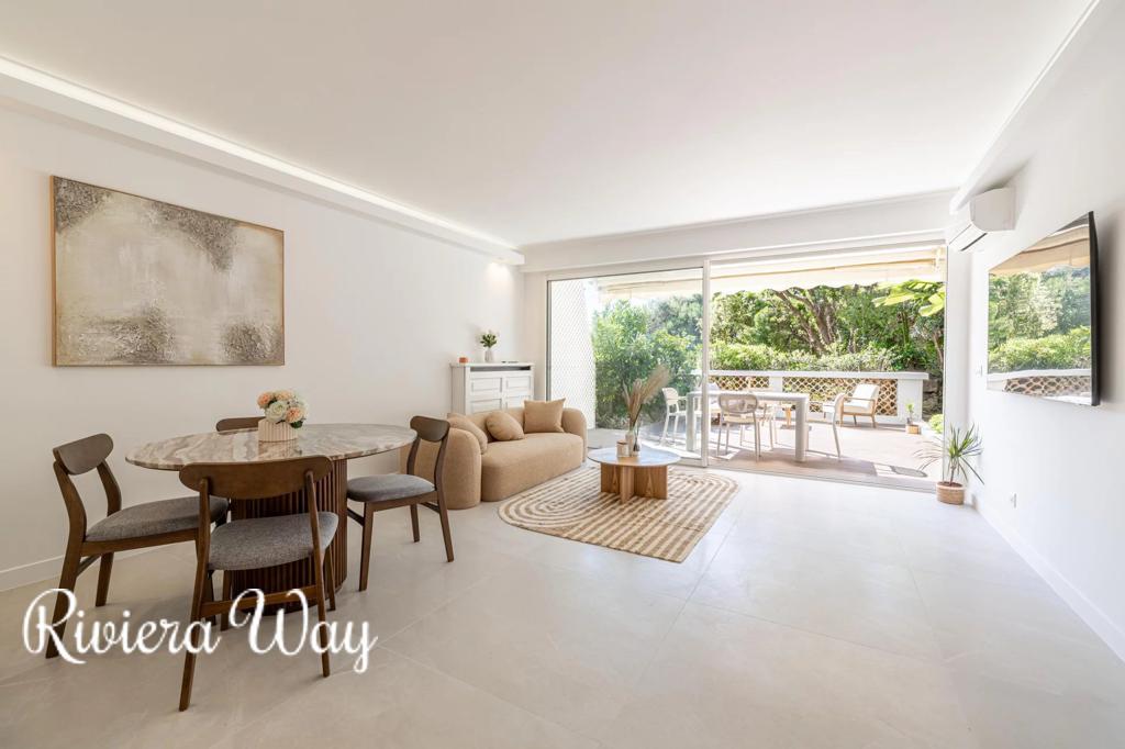 4 room apartment in Californie - Pezou, photo #1, listing #106236312
