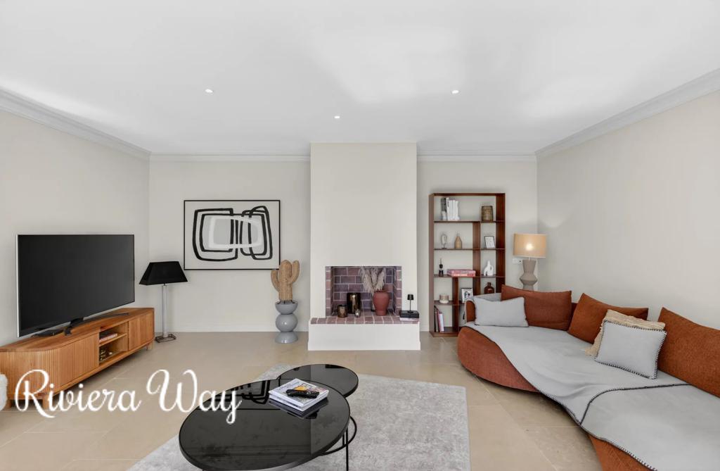 Villa in Mougins, photo #6, listing #105860454