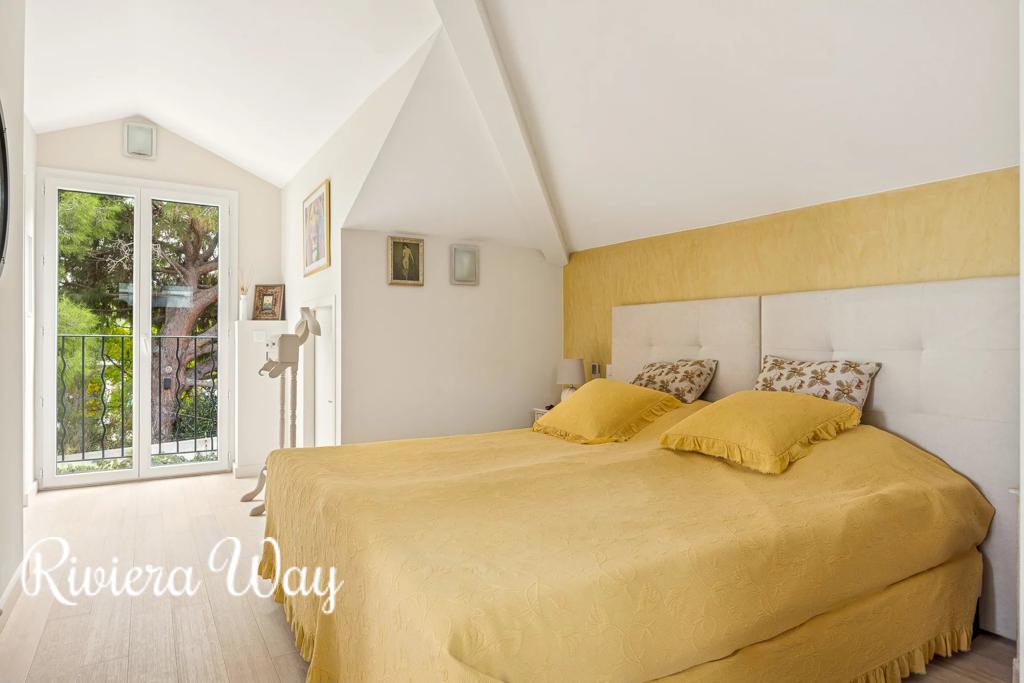 4 room villa in Antibes, photo #7, listing #104479704