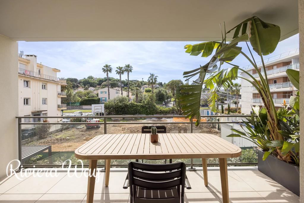 3 room apartment in Antibes, photo #1, listing #106016400