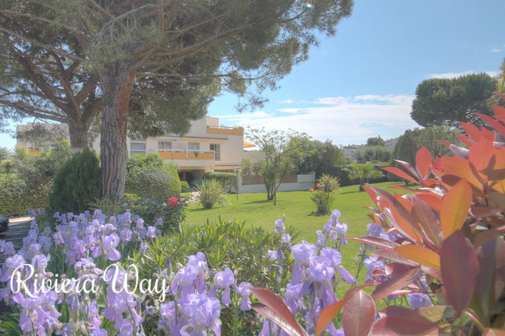 4 room apartment in Antibes, photo #1, listing #103378464