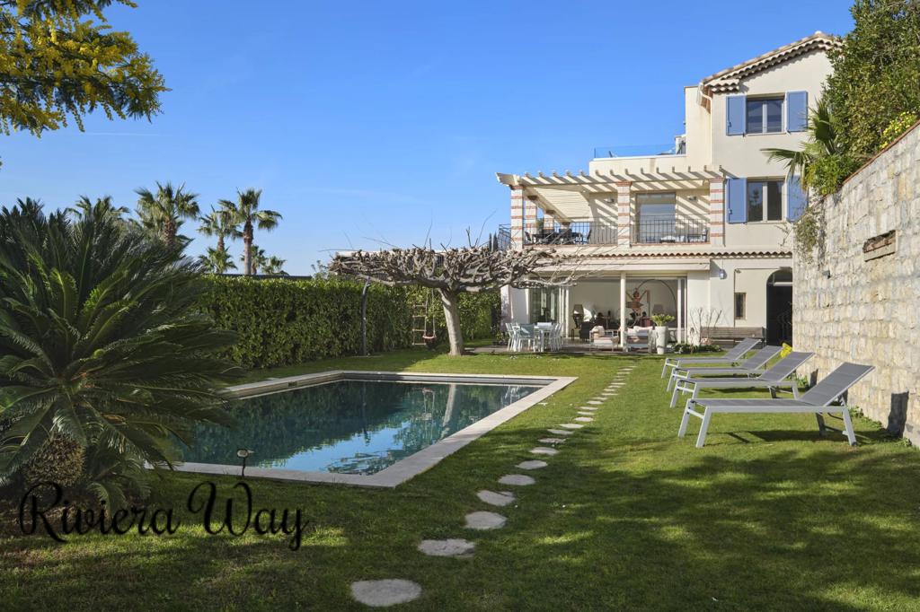 8 room villa in Cap d'Antibes, photo #10, listing #99112944